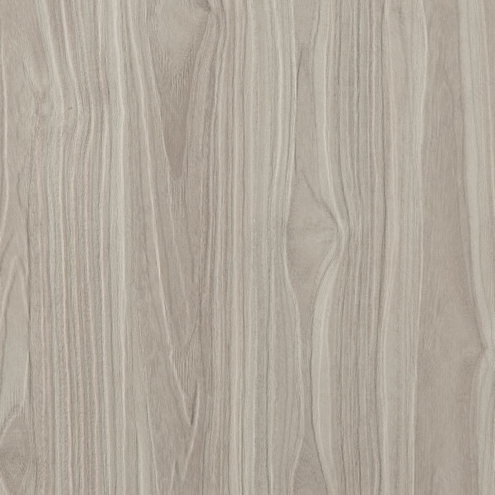 Texture de bois gris clair avec des motifs de grain naturel verticaux, présentant de subtiles variations de couleur et des lignes ondulées qui imitent les surfaces en bois véritable.